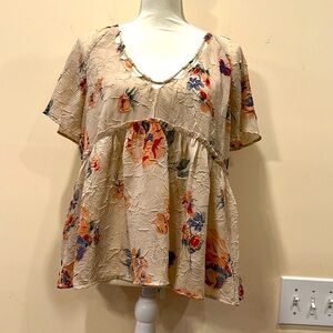 EUC Lucky Brand Tan Floral Shirt Blouse With Cut Outs V Neckline Flowy, size M